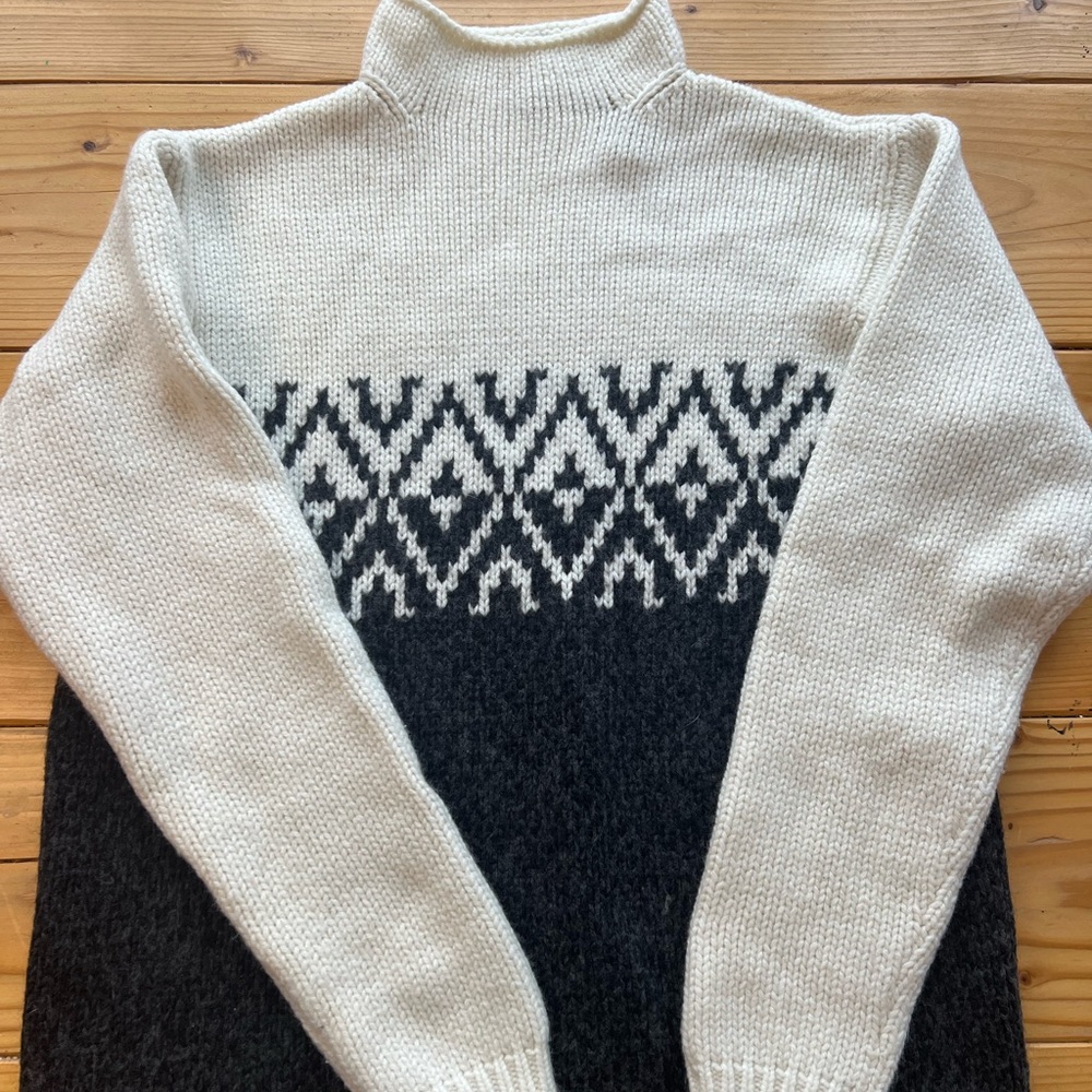 Claiborne sweater